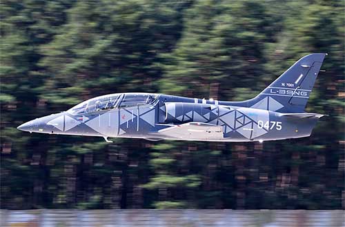 avion de chasse L-39